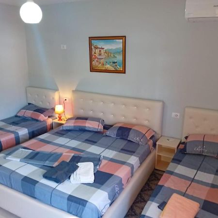 Hotel Ziku Durrës Buitenkant foto
