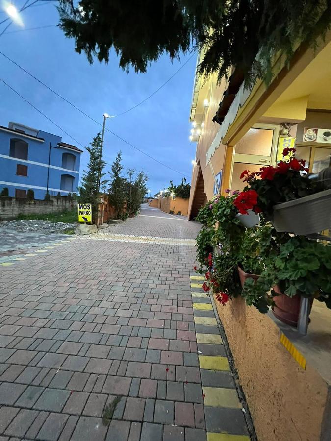 Hotel Ziku Durrës Buitenkant foto
