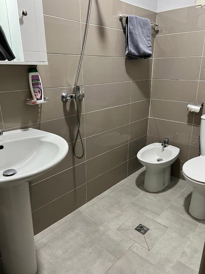 Hotel Ziku Durrës Buitenkant foto