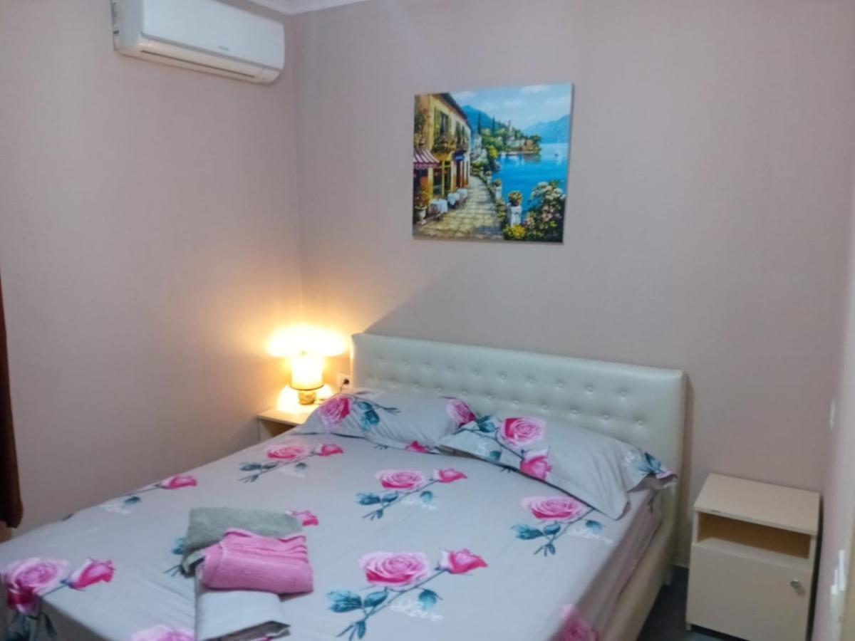 Hotel Ziku Durrës Buitenkant foto