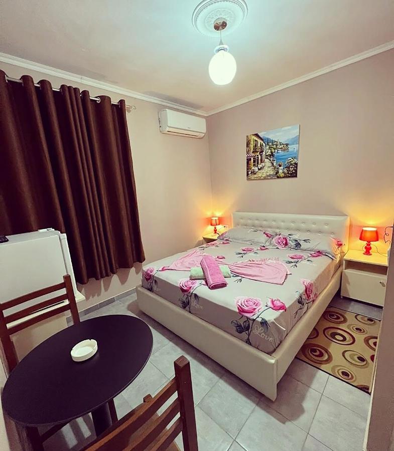 Hotel Ziku Durrës Buitenkant foto